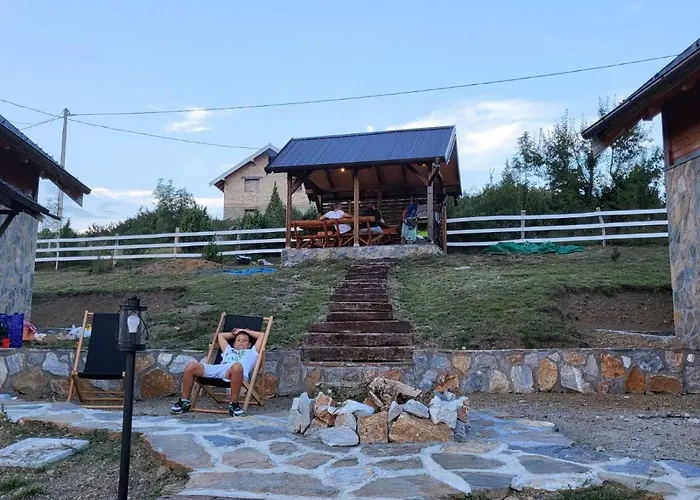 Vikendice Karamarkovic 펜션